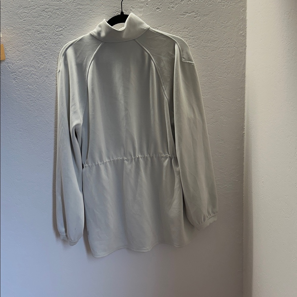 Lululemon Women's Lightweight Zip-Up Jacket - Picture 5 of 9